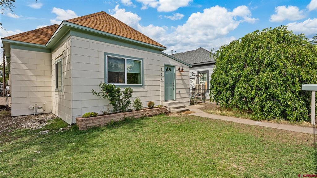 604 W Ute Avenue Property Photo 1