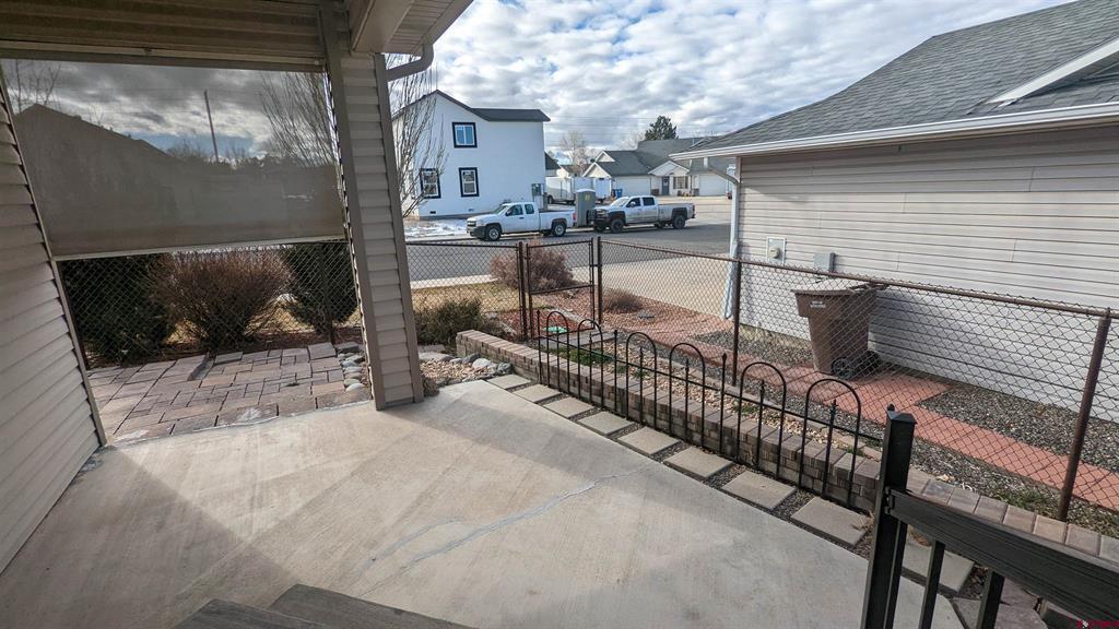 2805 Stoney Creek Lane Property Photo 2