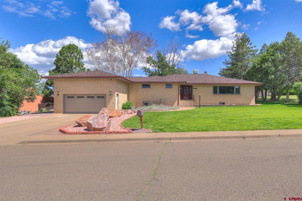 107 Radio Drive Property Photo 1