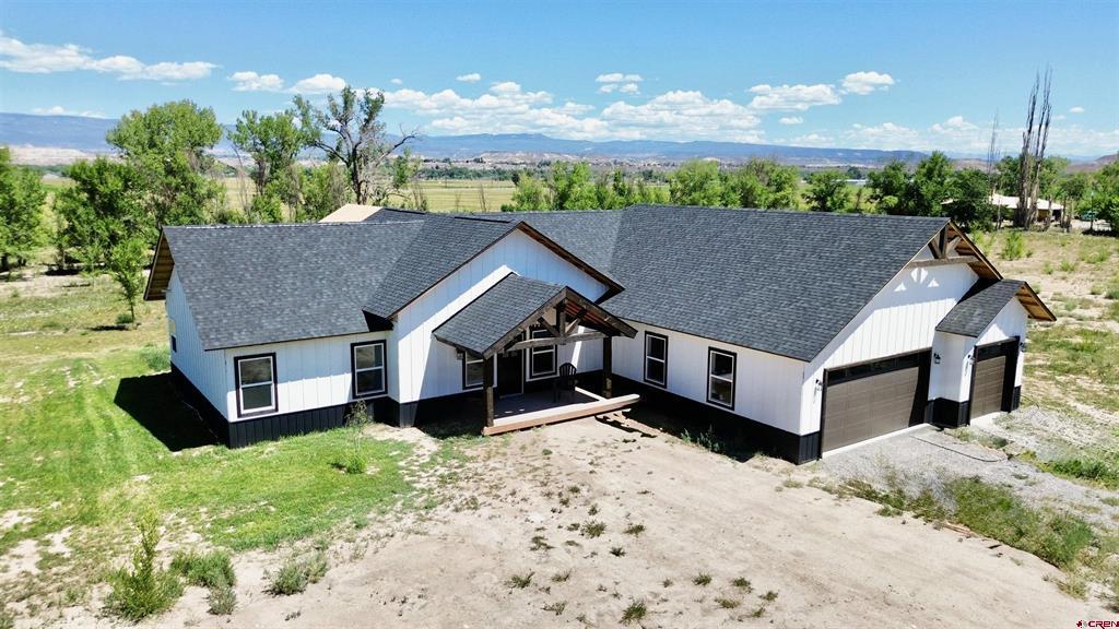 18755 H Road Property Photo 2