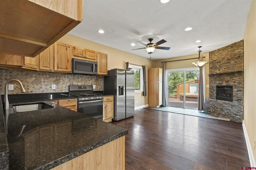 447 Mountain Top Road Property Photo 4