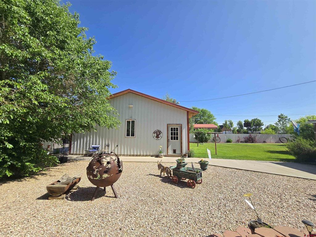 417 Faraday Street Property Photo 7