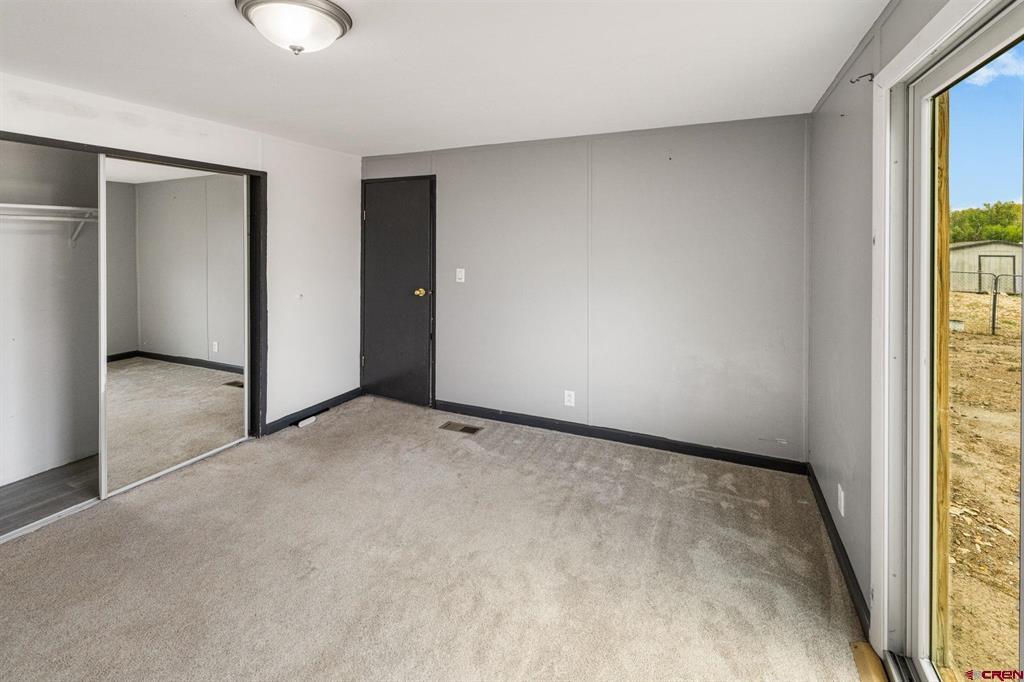 332 E 4th Avenue Property Photo 5