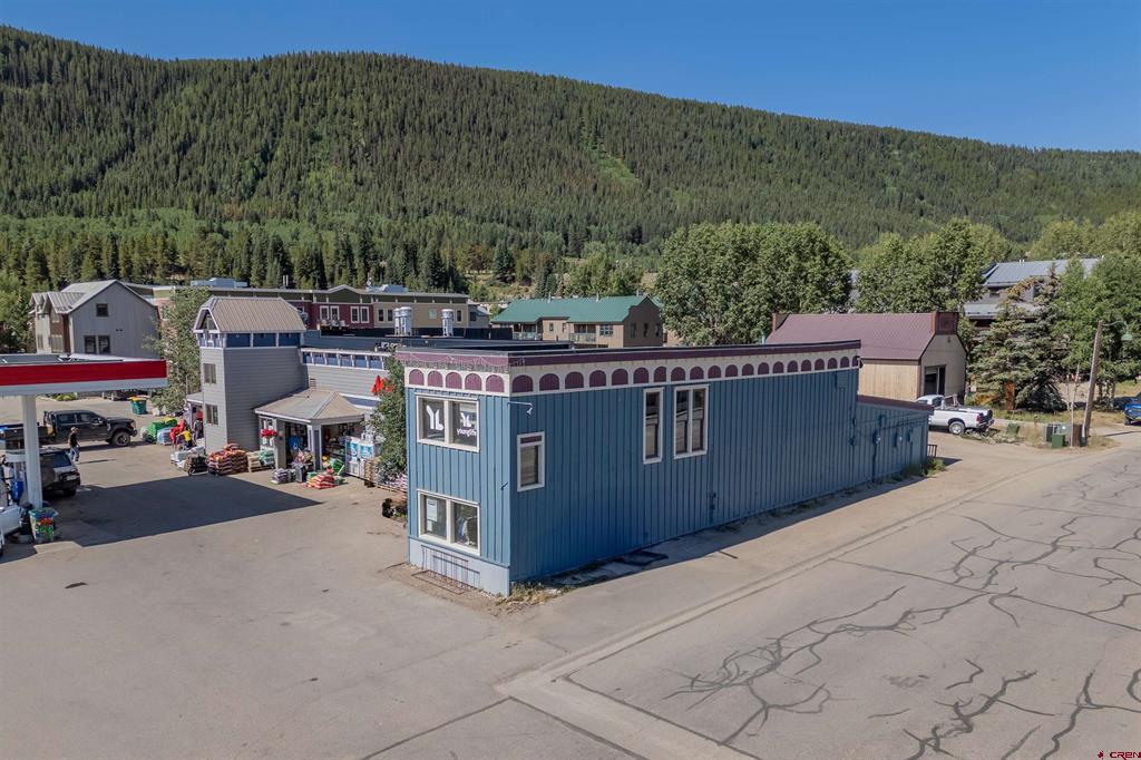 601 Sixth Street Property Photo