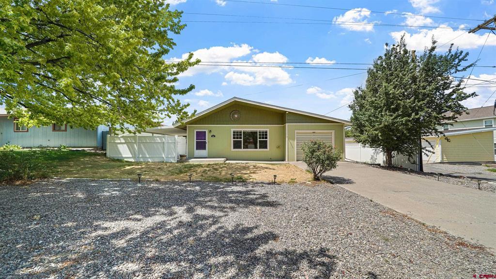 636 S Junction Avenue Property Photo 1
