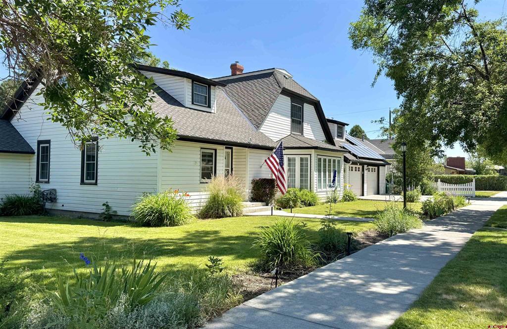 405 1st Avenue Property Photo 3