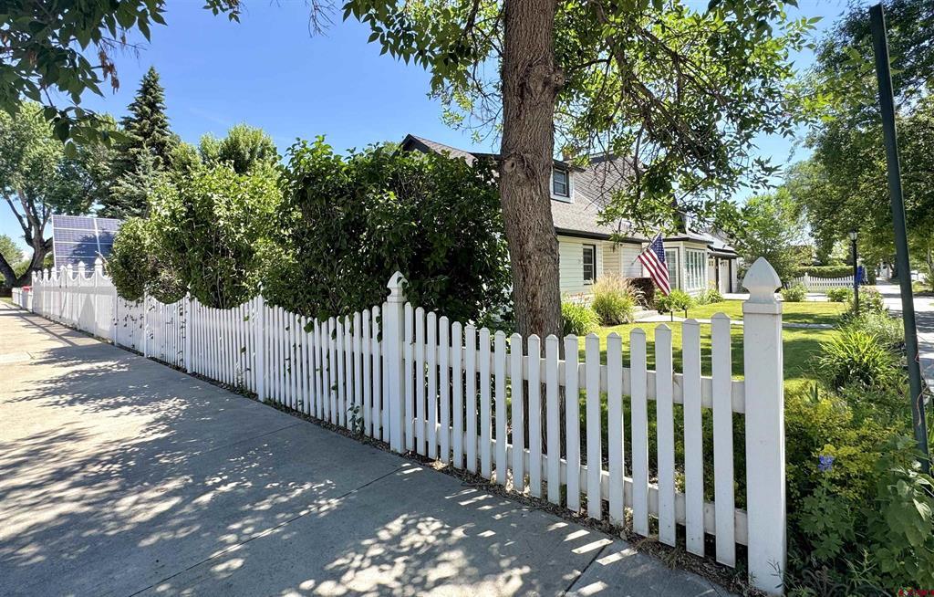 405 1st Avenue Property Photo 4