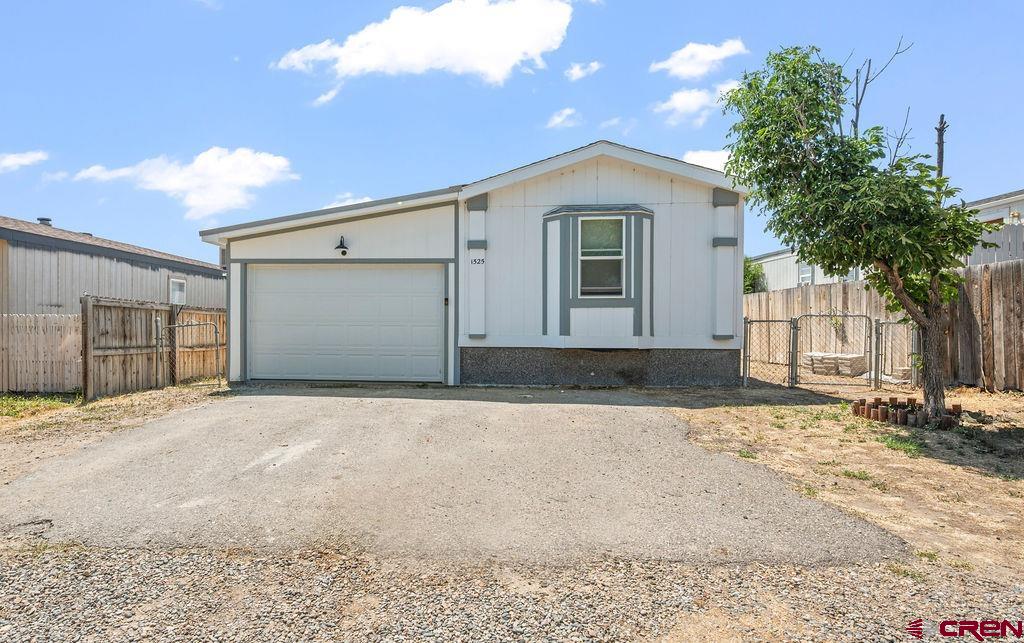 1525 Clarkton Property Photo 1