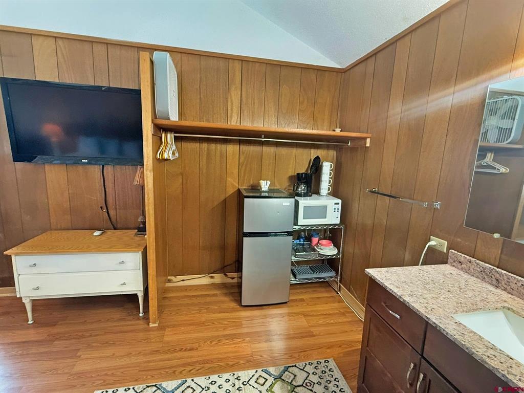 1221 N Highway 149 Property Photo 17