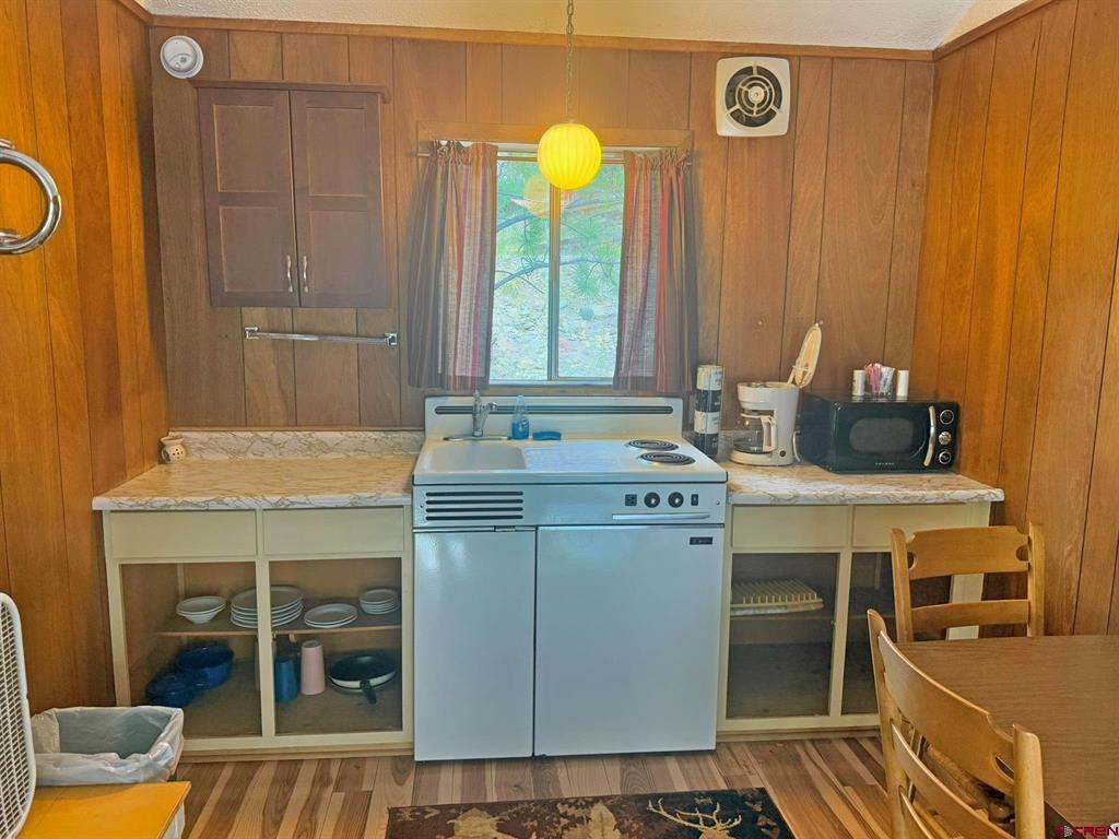 1221 N Highway 149 Property Photo 21