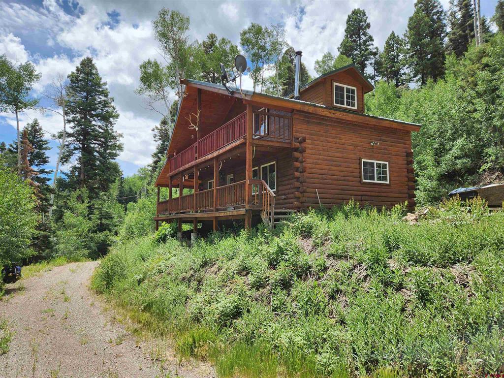 1407 Clarke Mountain Lane Property Photo 1