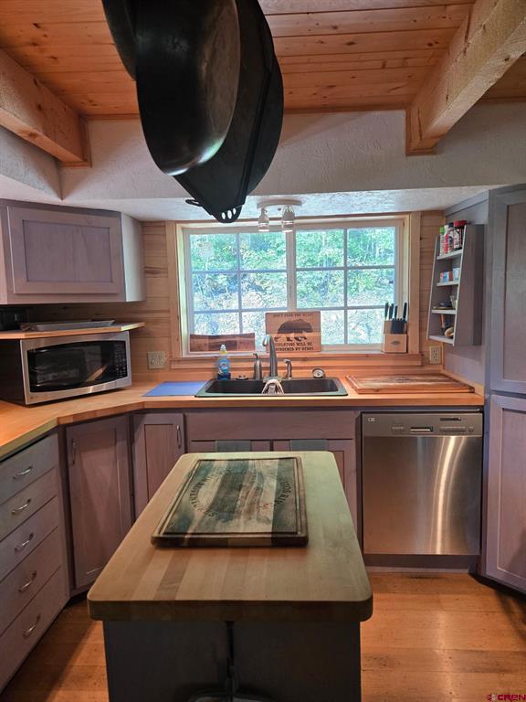 1407 Clarke Mountain Lane Property Photo 12