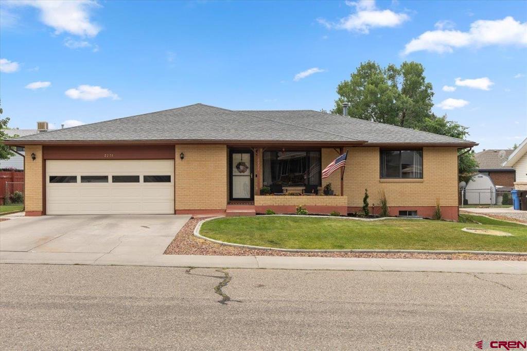 2274 London Way Property Photo 1