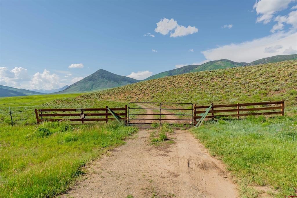 1501 County Road 813 Property Photo 2