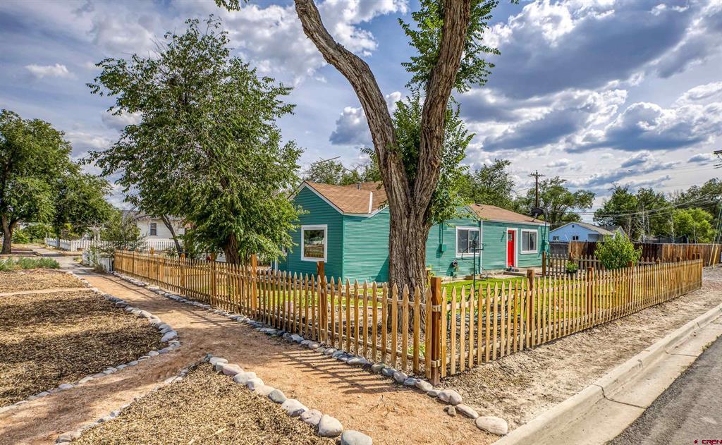 847 N Mesa Avenue Property Photo 1