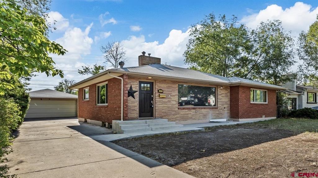 1915 N 7th Street Property Photo 1