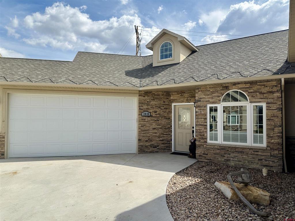 2816 Stoney Creek Lane Property Photo 1