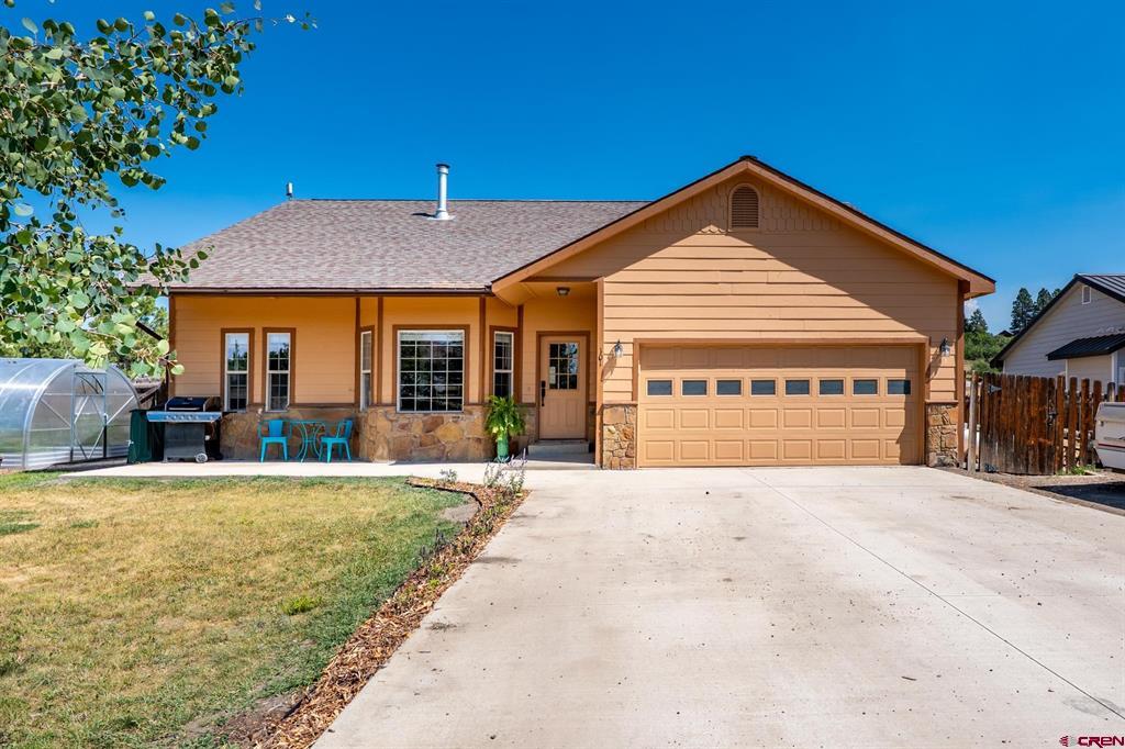 101 Grenadier Place Property Photo