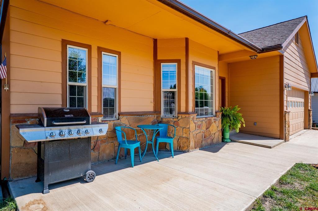 101 Grenadier Place Property Photo 4