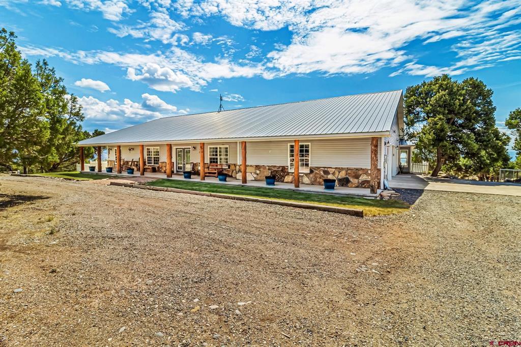 17656 2550 Road Property Photo 1
