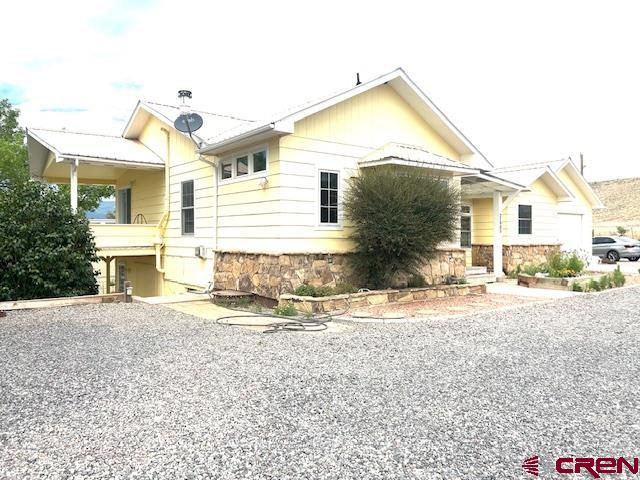 21905 North Road Property Photo 4