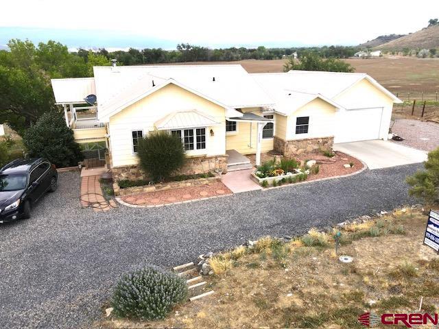 21905 North Road Property Photo 5