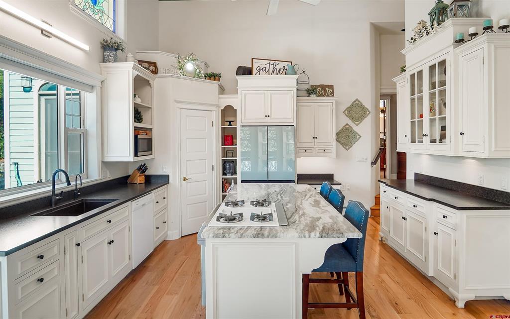 448 Iron King Property Photo 9