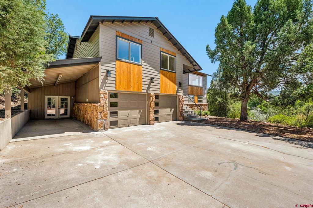 4 Woodland Circle Property Photo 2
