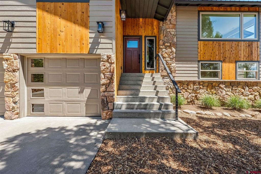 4 Woodland Circle Property Photo 3