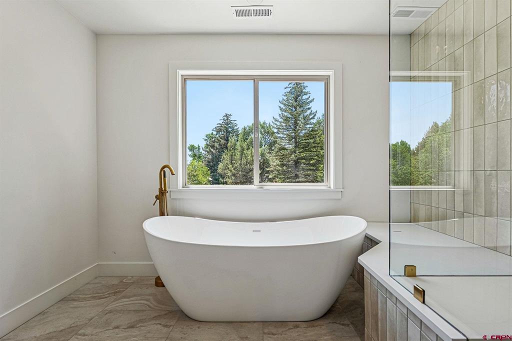 4 Woodland Circle Property Photo 28