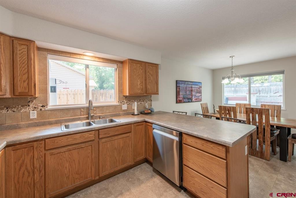 1212 Diamond Hill Street Property Photo 10