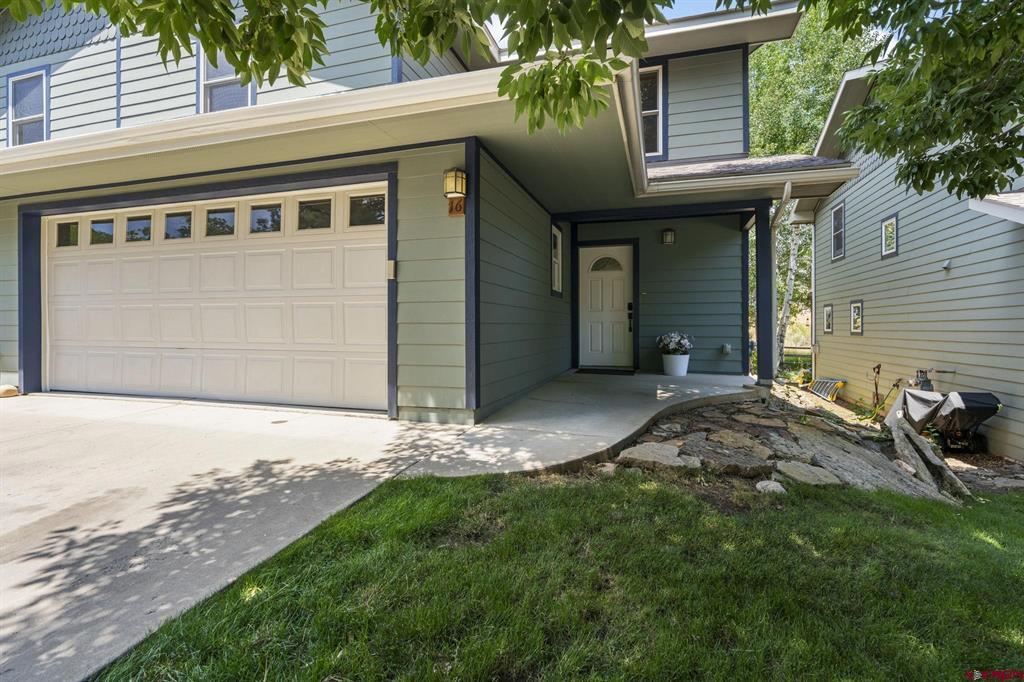 16 Sandstone Drive Property Photo 1