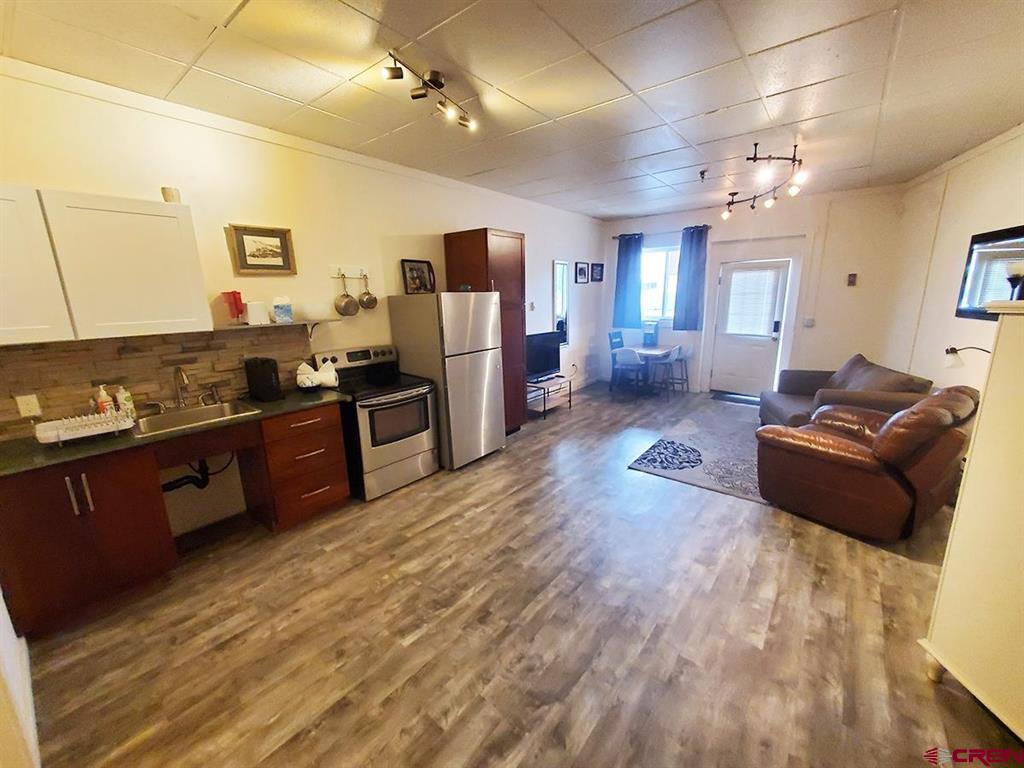 147 E Main Property Photo 15