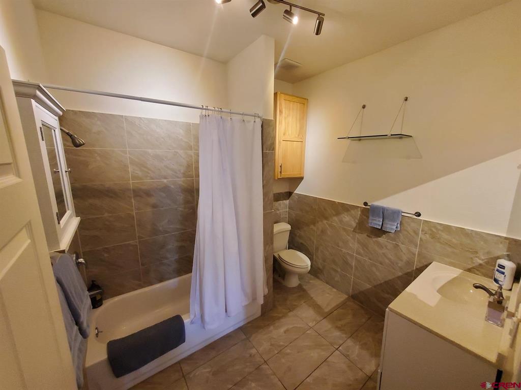 147 E Main Property Photo 17