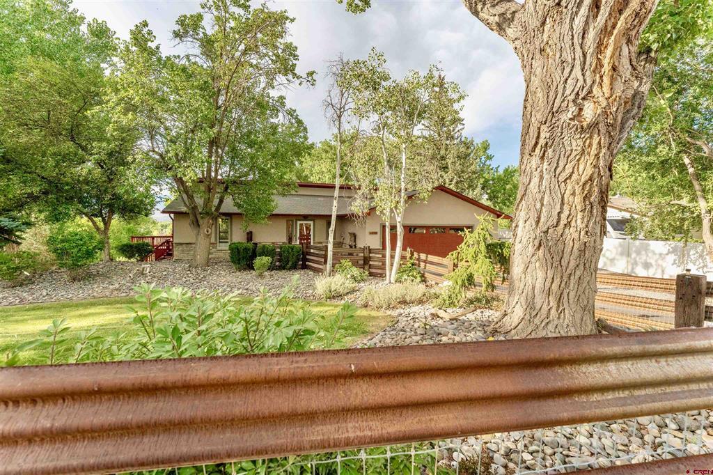 1100 Hartig Drive Property Photo 1