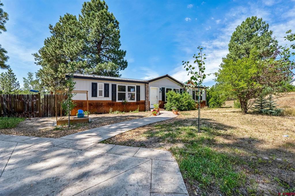 220 Canyon Creek Trail Property Photo 1