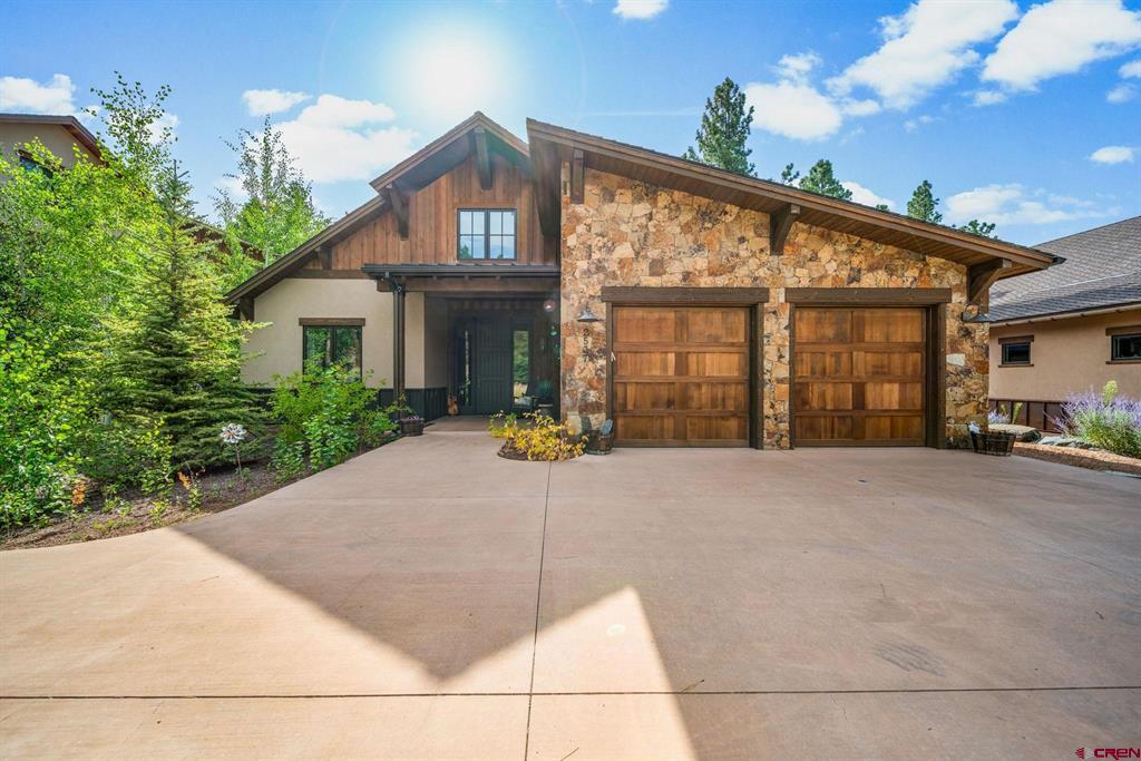 2537 Glacier Club Drive Property Photo 1