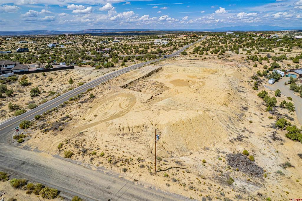 Nya Foothills Drive Property Photo 3