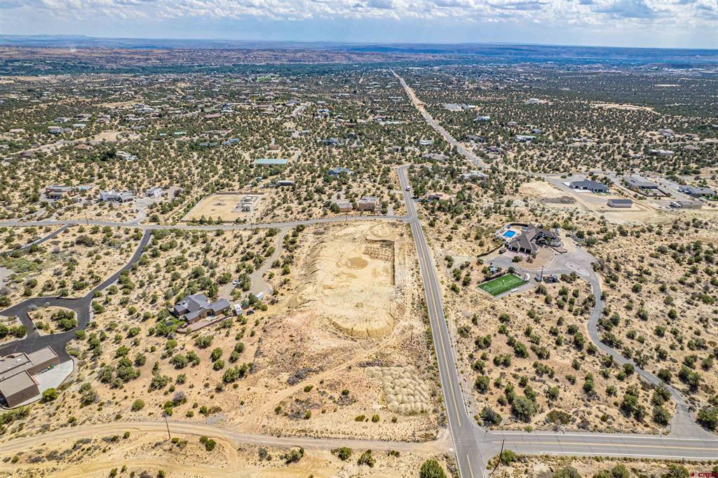 Nya Foothills Drive Property Photo 9