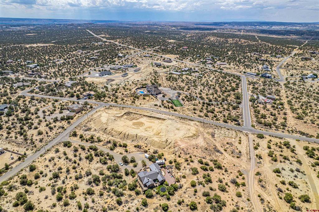 Nya Foothills Drive Property Photo 10