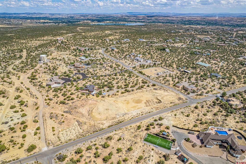 Nya Foothills Drive Property Photo 11