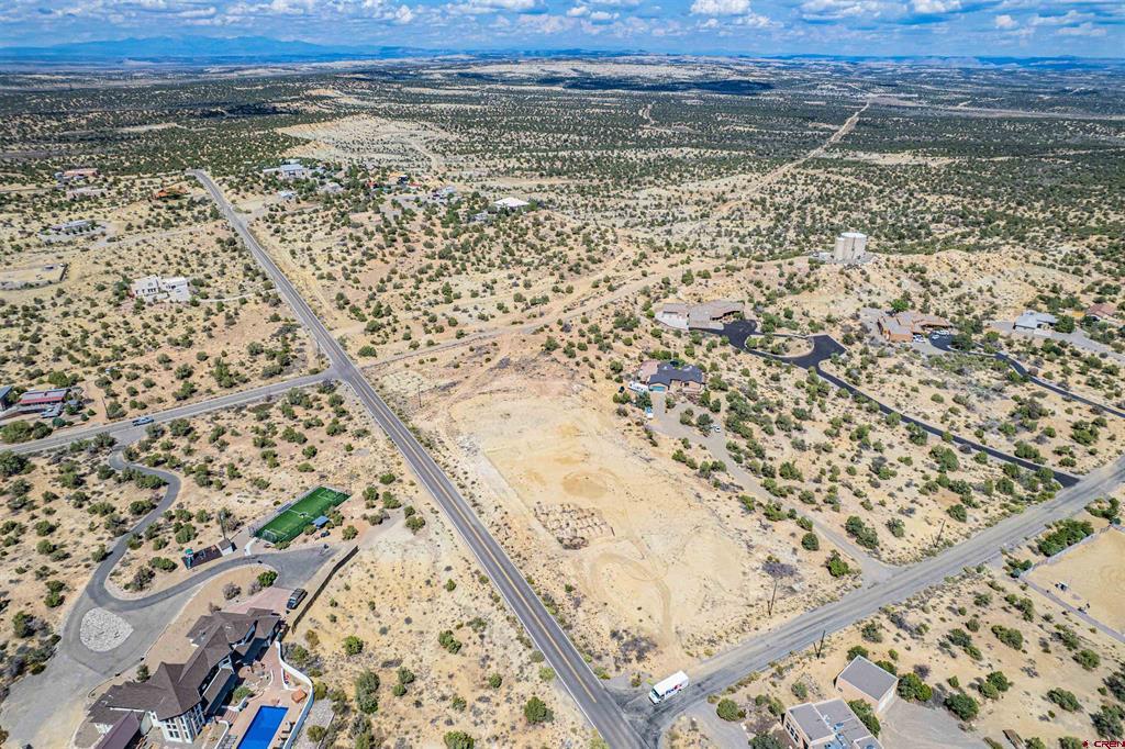 Nya Foothills Drive Property Photo 12