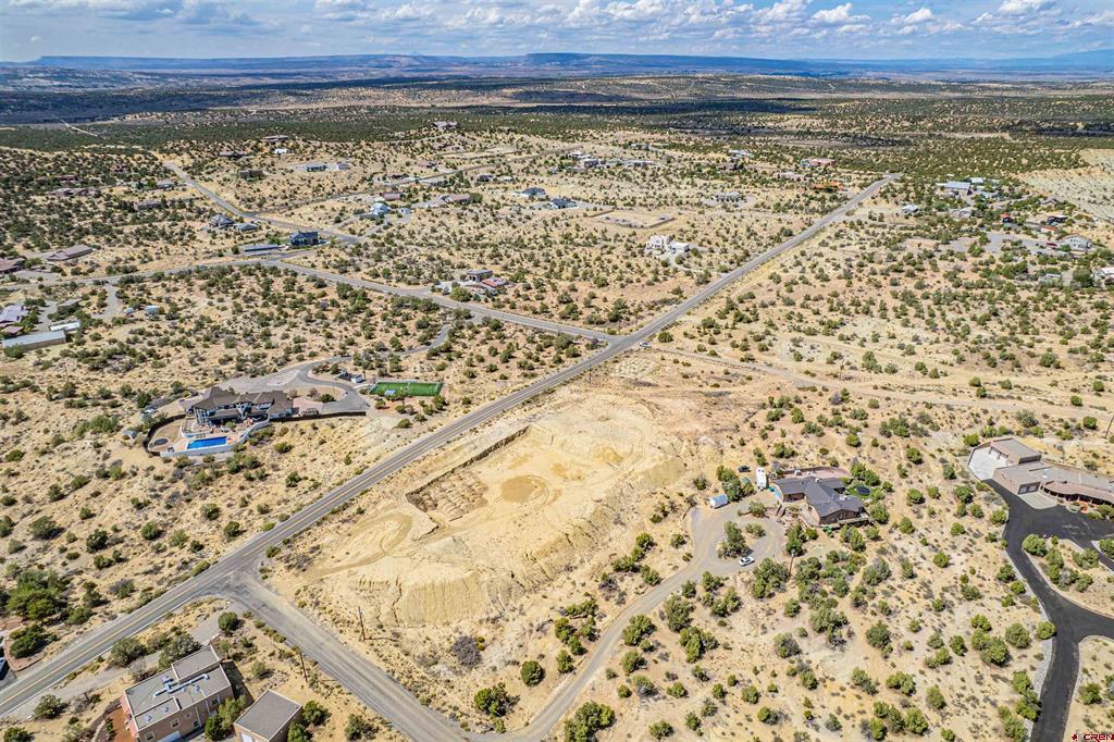 Nya Foothills Drive Property Photo 14