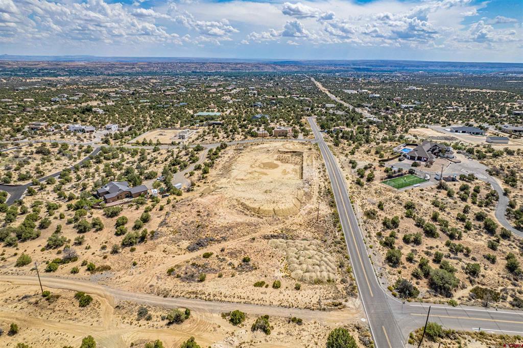 Nya Foothills Drive Property Photo 15