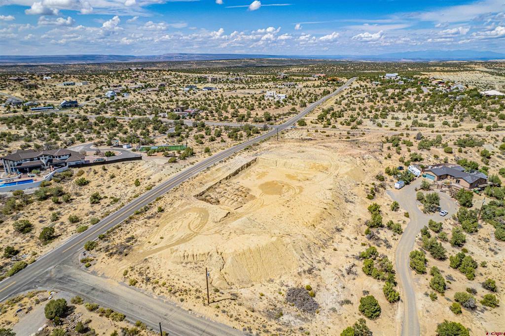 Nya Foothills Drive Property Photo 17