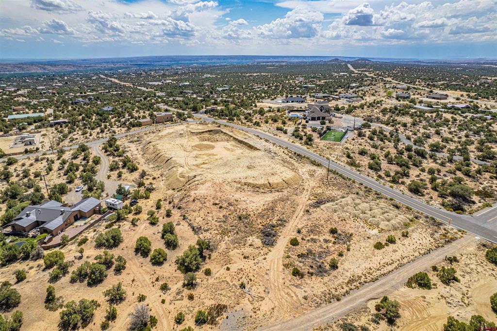 Nya Foothills Drive Property Photo 20