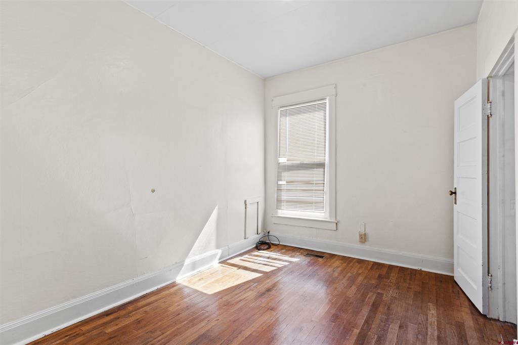 308 E 4th Street Property Photo 13