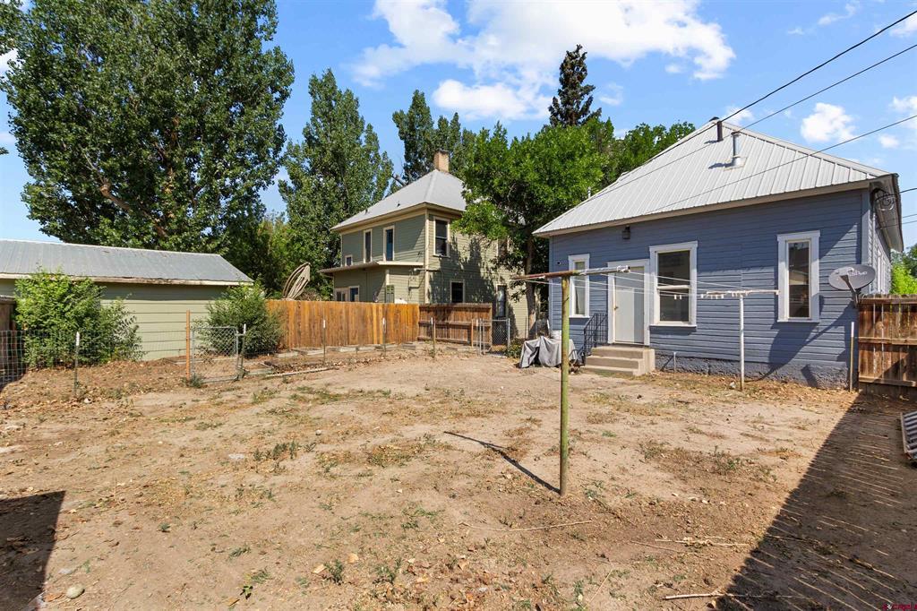 308 E 4th Street Property Photo 17