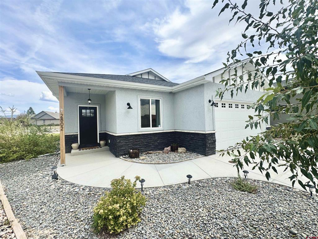 2802 Glacier Drive Property Photo 4