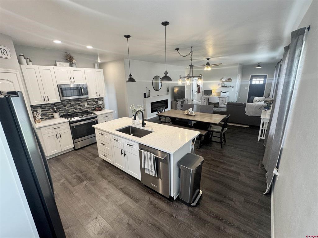 2802 Glacier Drive Property Photo 14